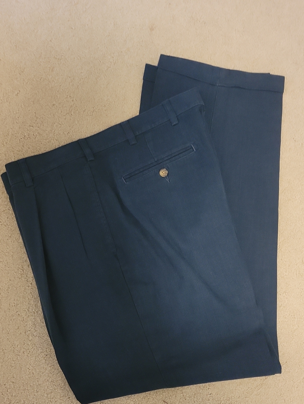 Jos. A. Bank Men's Dress Pants in Navy Blue